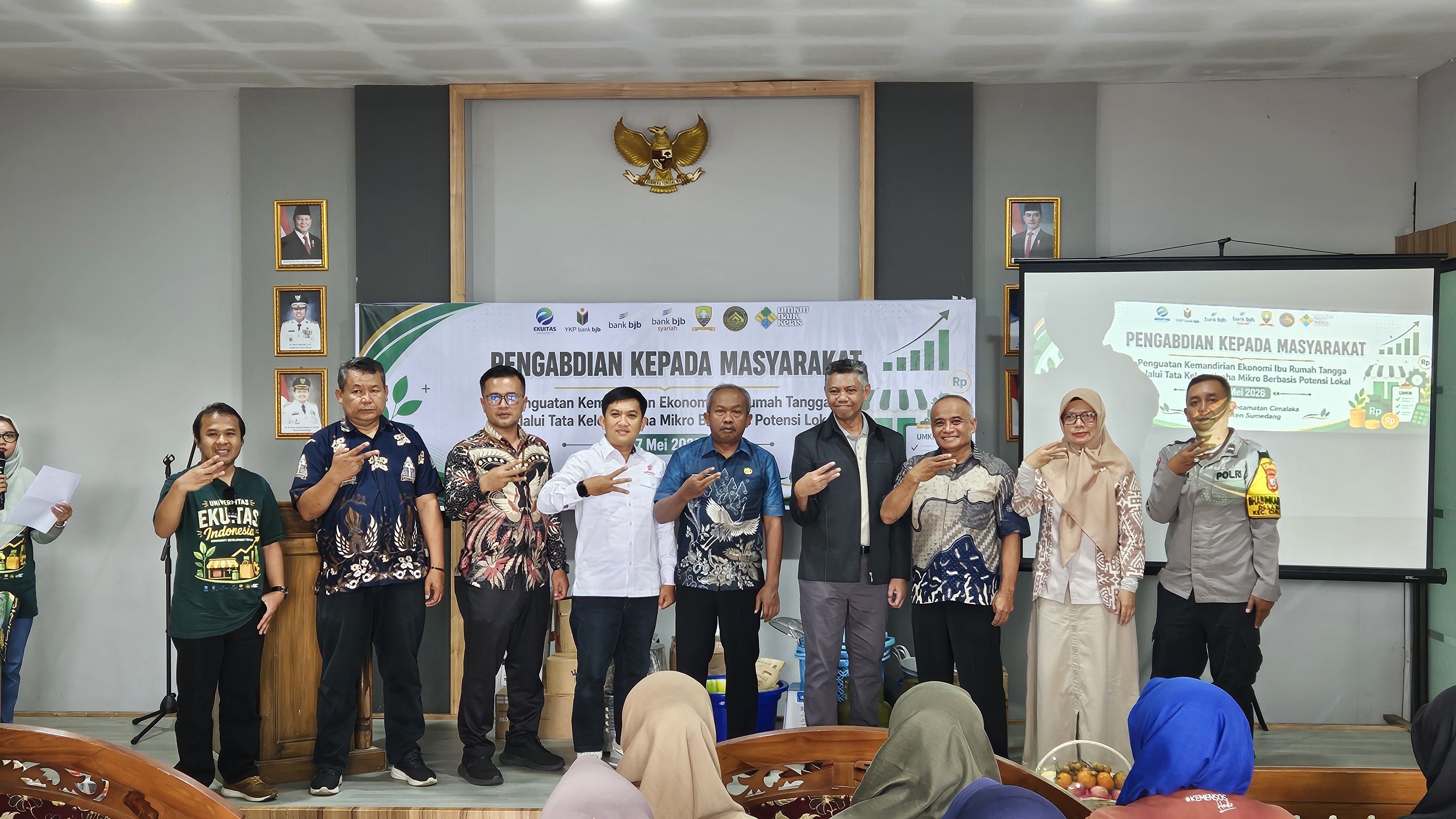 Perkuat Ekonomi Lokal, Universitas Ekuitas Indonesia Gelar Pelatihan bagi Ibu Rumah Tangga di Desa Naluk, Sumedang