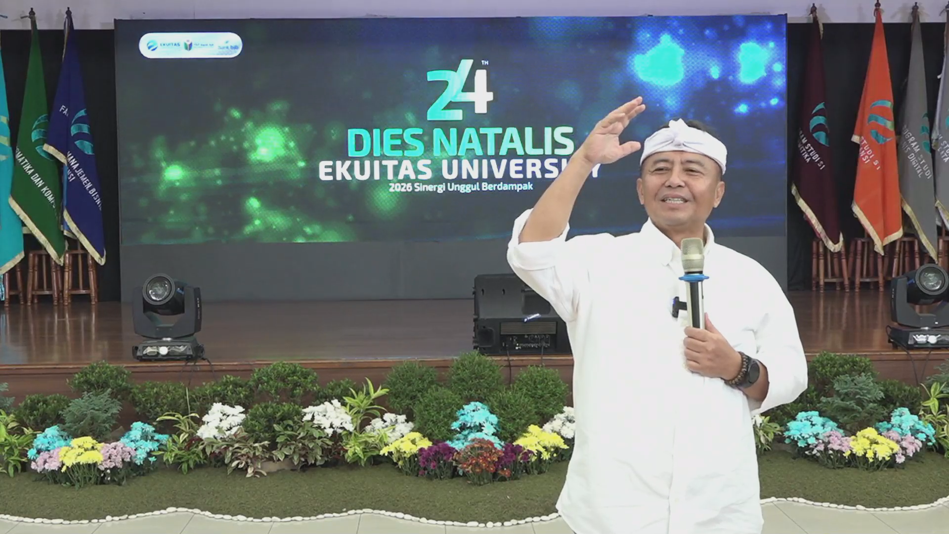 Kuliah Umum Perdana Ekuitas University "Ngawangun Kahareup" Bekali Mahasiswa Baru dengan Wawasan Budaya, Kepemimpinan, dan Ekonomi Digital