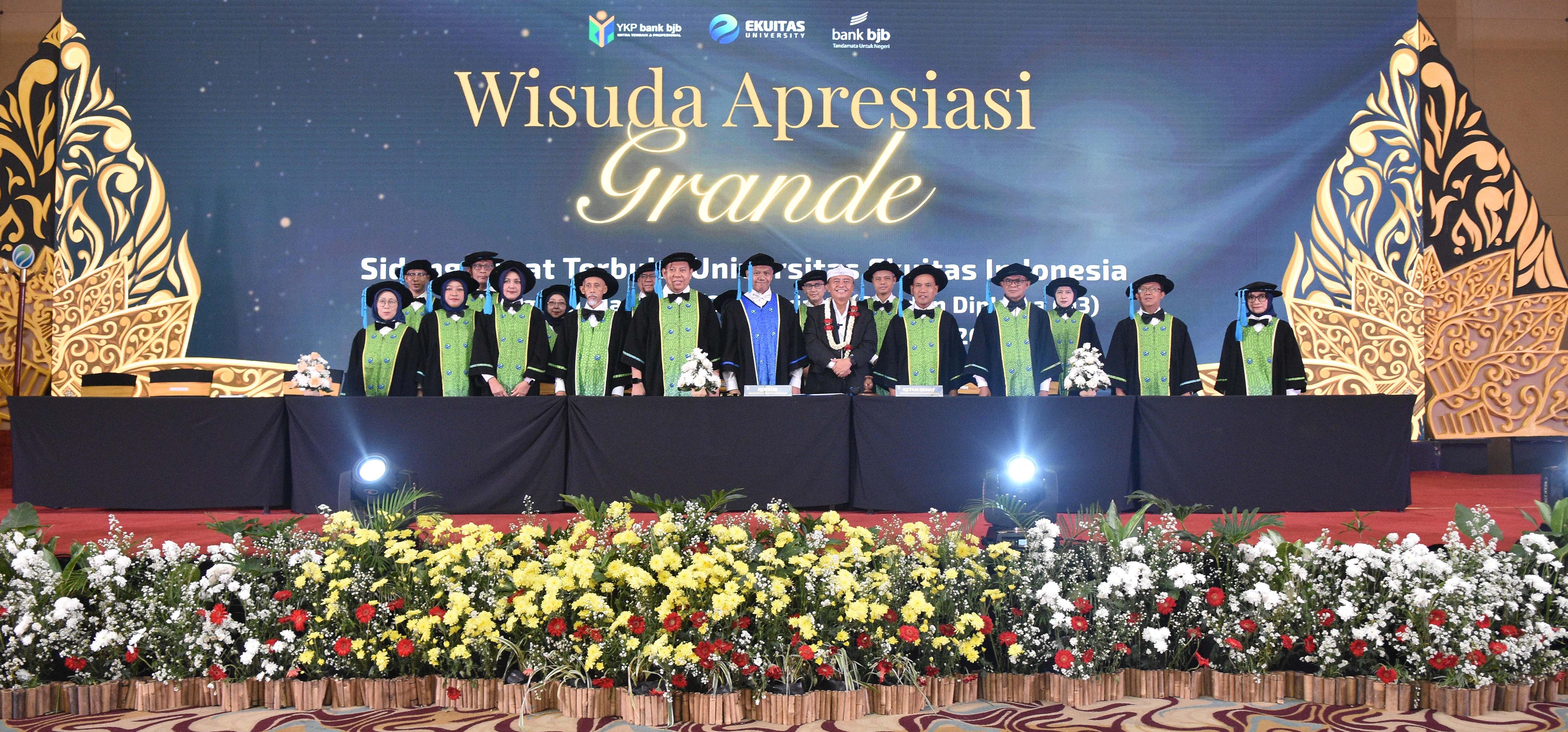 Utusan Presiden Sampaikan Orasi Ilmiah, Sekda Jawa Barat dan Jajaran Direksi bank bjb Hadiri Wisuda Universitas Ekuitas Indonesia