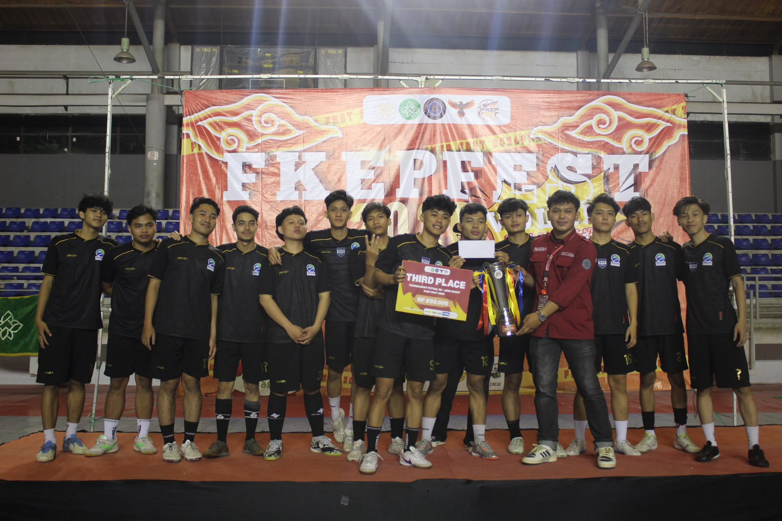 Tim Futsal Ekuitas University Raih Juara III FKEP FEST 2026