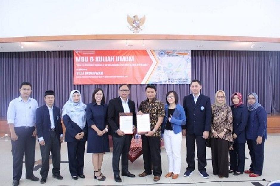 Kuliah umum "how to prepare yourself in welcoming the digital era in finance"